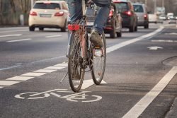 Die neue StVO soll die Sicherheit beim Fahrradfahren erhöhen.