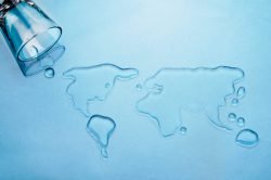 Symboldbild für Wasserverbrauch: Die Weltkarte aus Wasser