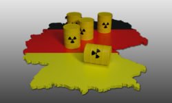 Karte von Deutschland, auf der Fässer mit Atommüll die Atommüll-Endlagerung symbolisieren.